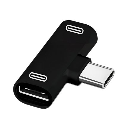 Adaptador splitter USB-C EON negro de aluminio con dos puertos hembra para carga, data y audio, pensado para convertir un puerto en dos conexiones.