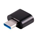 Un adaptador USB-C negro con conector USB 3.0 azul se ve sobre fondo blanco, con diseño compacto para transferencia de datos y carga.