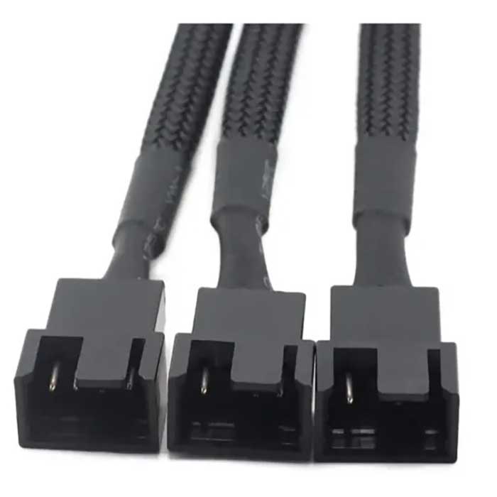 Cable Extensión Adaptador Fan Cooler CPU 4 Pin PWM 3 a 1 en negro, con manga trenzada de 15 cm y conectores hembra para ventiladores.