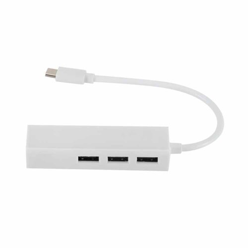 Un adaptador hub USB-C blanco de plástico muestra un conector macho y tres puertos USB 2.0 junto a un cable corto curvado para red y datos.