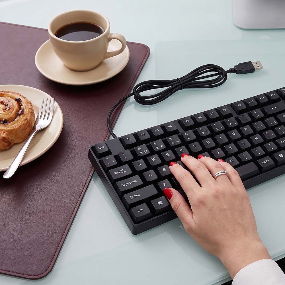 Teclado Rayoshop español latino ideal para oficina y hogar