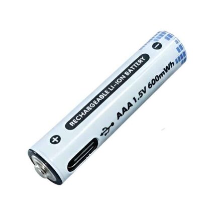 Pila recargable Li-ion AA de 1,5 V y 600 mWh, con diseño blanco y formato cilíndrico para dispositivos electrónicos.
