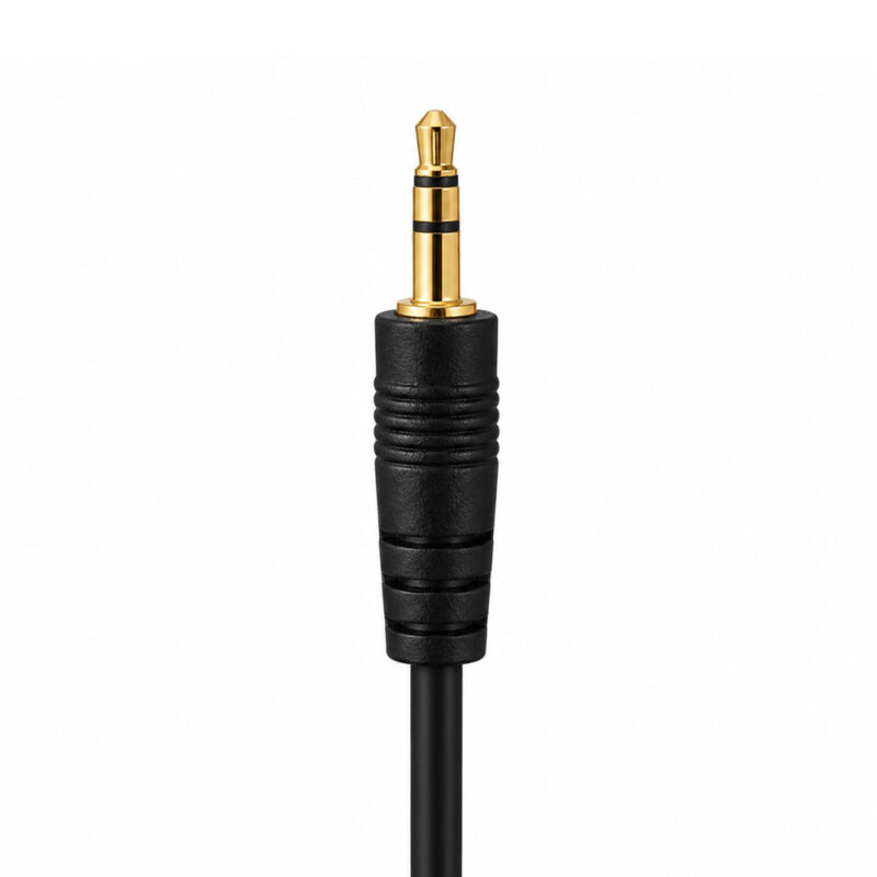Un conector jack 3,5 mm macho a macho negro con punta dorada y cuerpo reforzado, sobre fondo blanco para audio auxiliar de 1,5 metros.